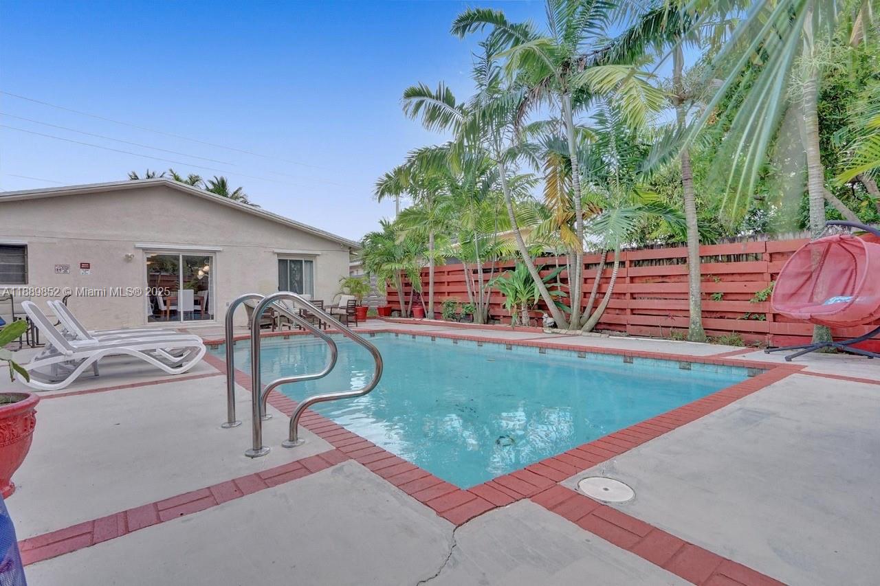 TOWN OF HALLANDALE B-13 - Residential Lease