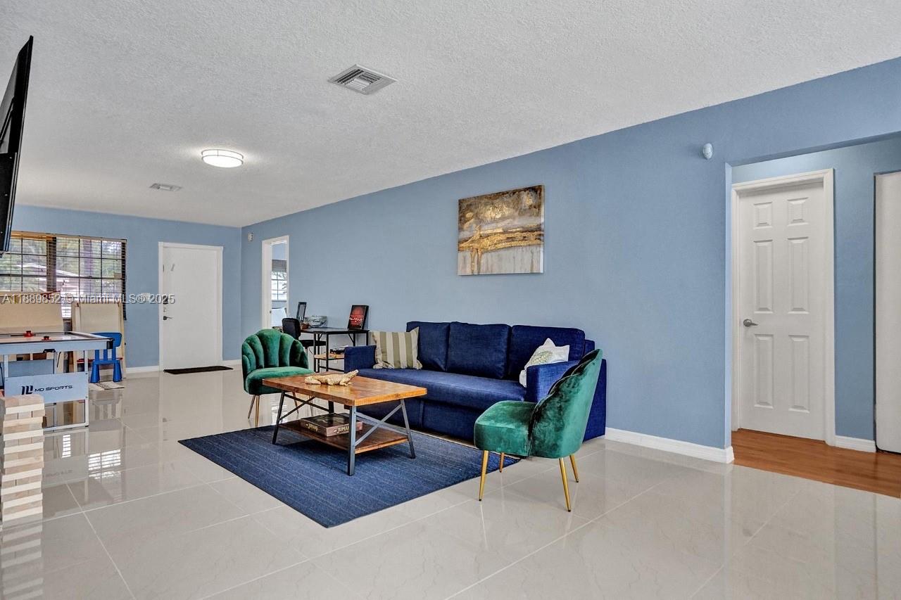 TOWN OF HALLANDALE B-13 - Residential Lease