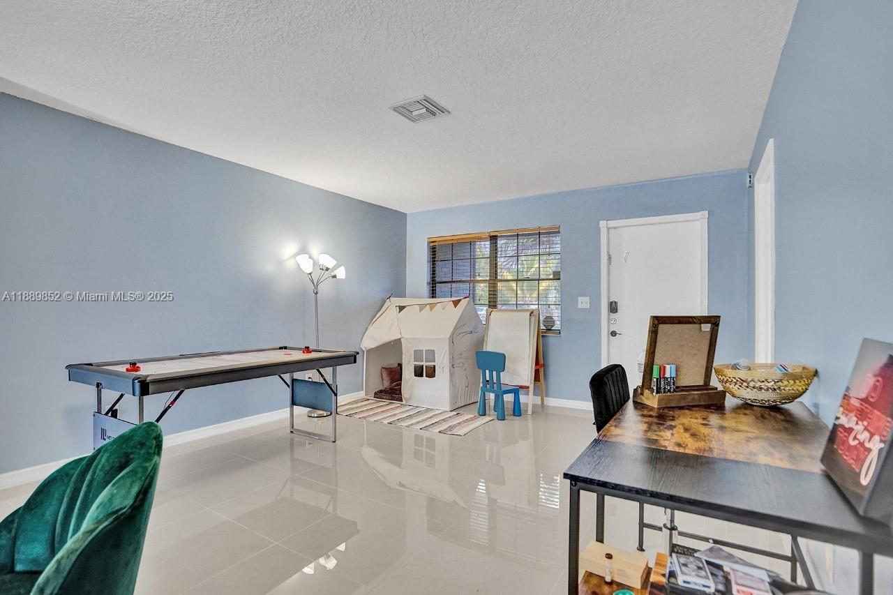 TOWN OF HALLANDALE B-13 - Residential Lease