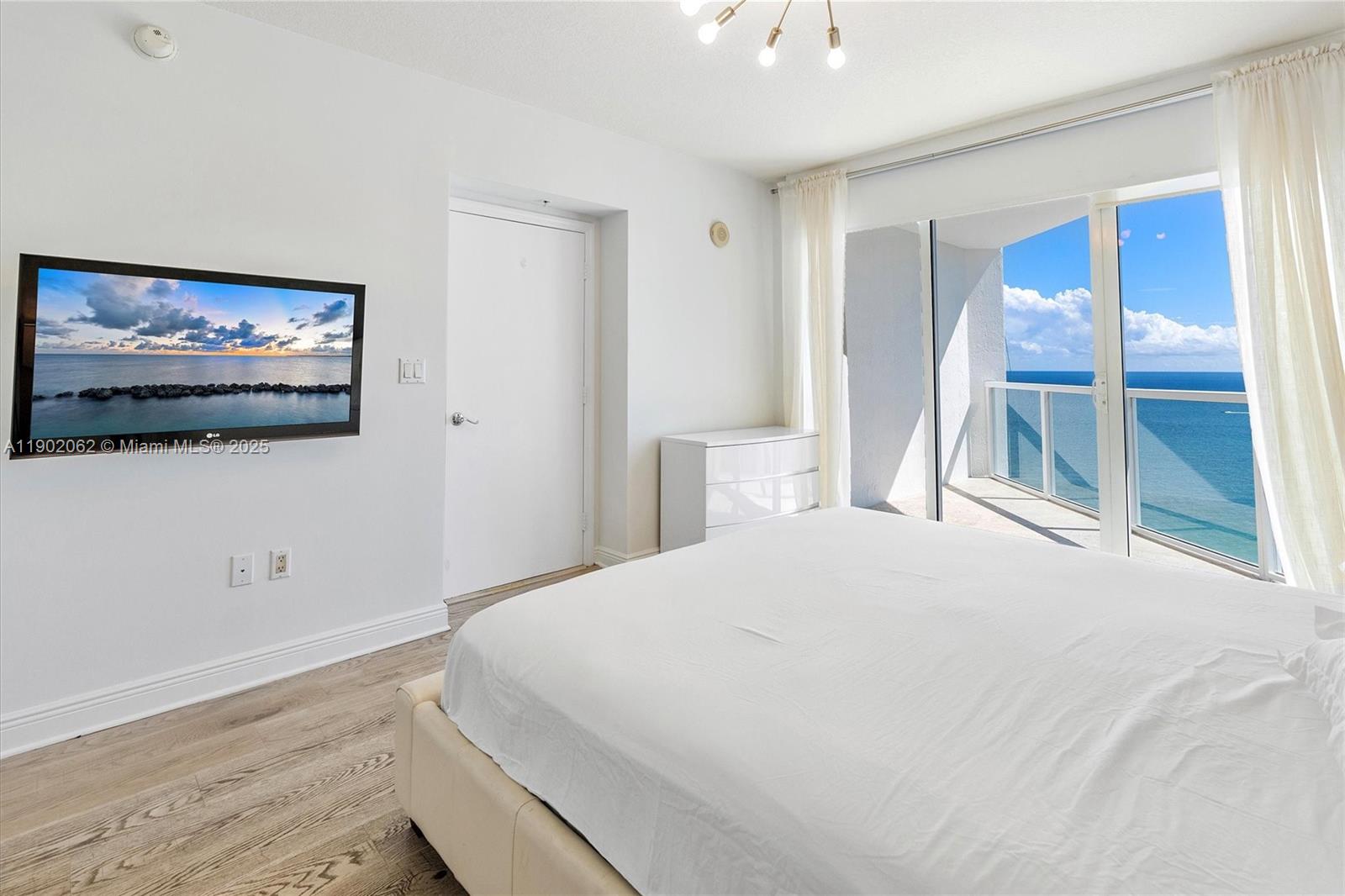LA PERLA CONDO - Residential