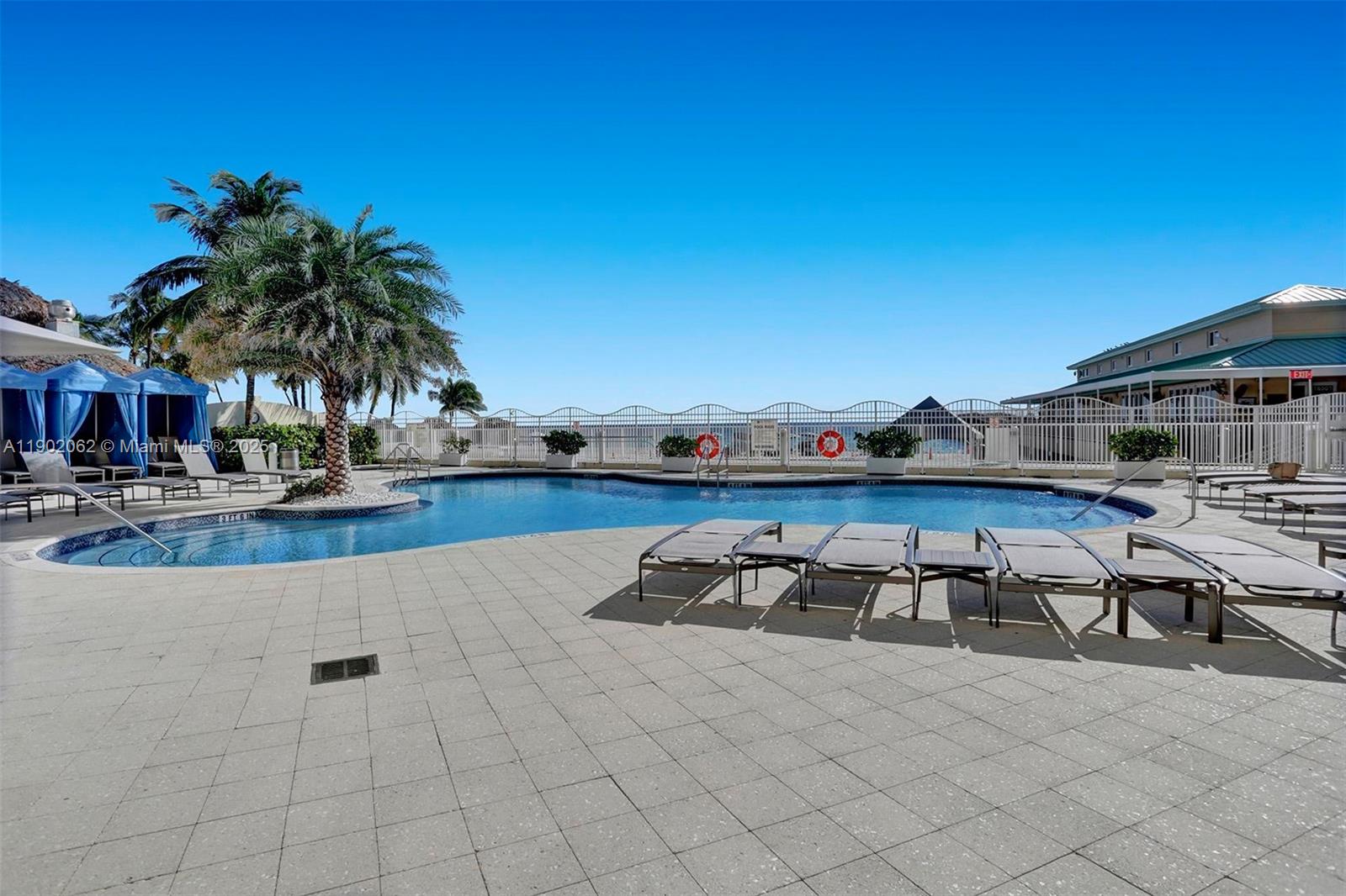 LA PERLA CONDO - Residential