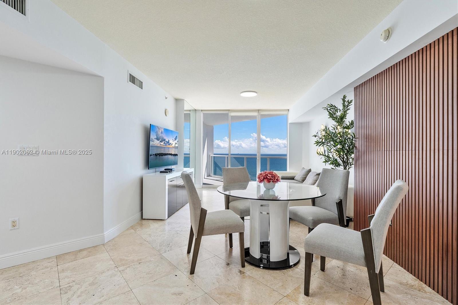 LA PERLA CONDO - Residential