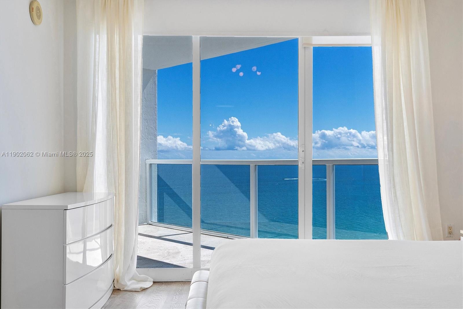 LA PERLA CONDO - Residential