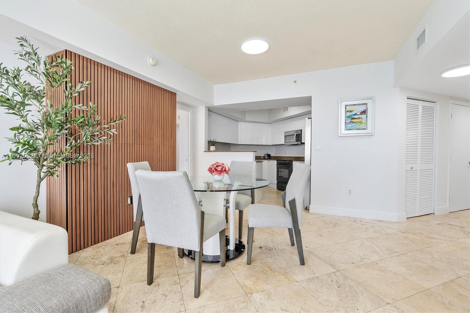 LA PERLA CONDO - Residential