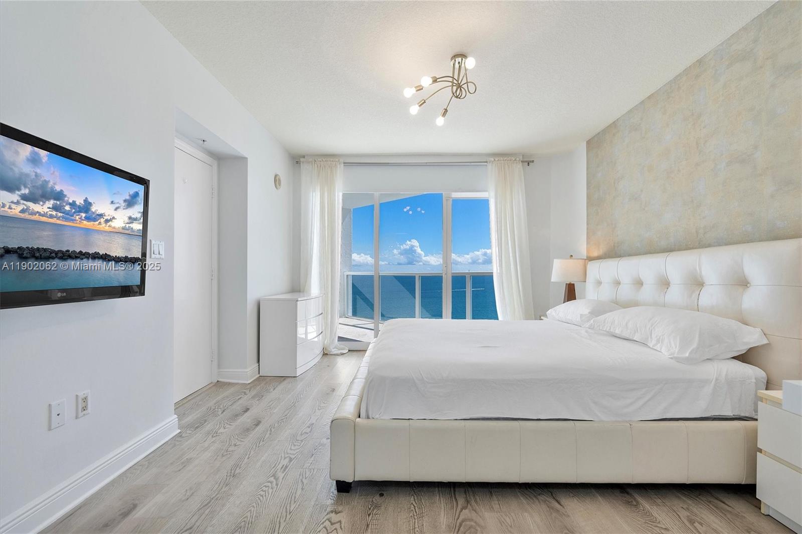 LA PERLA CONDO - Residential