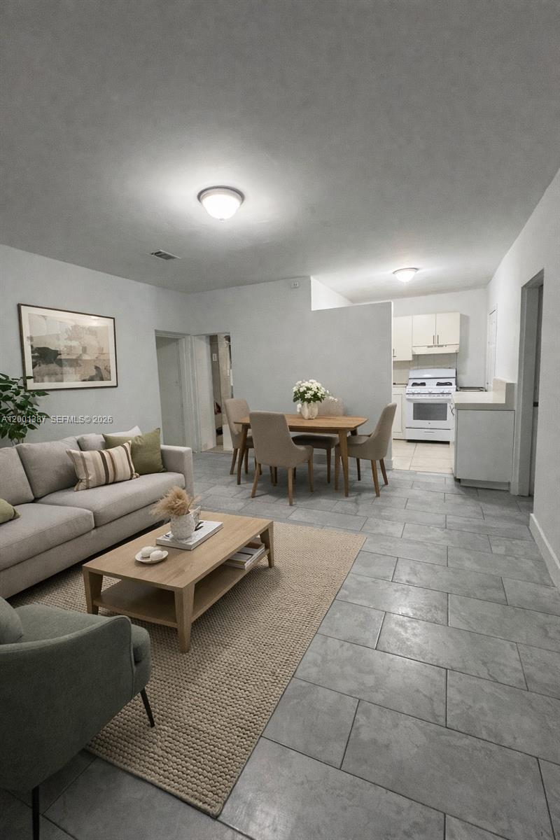 NORTHERN BLVD TRACK - Residential Lease