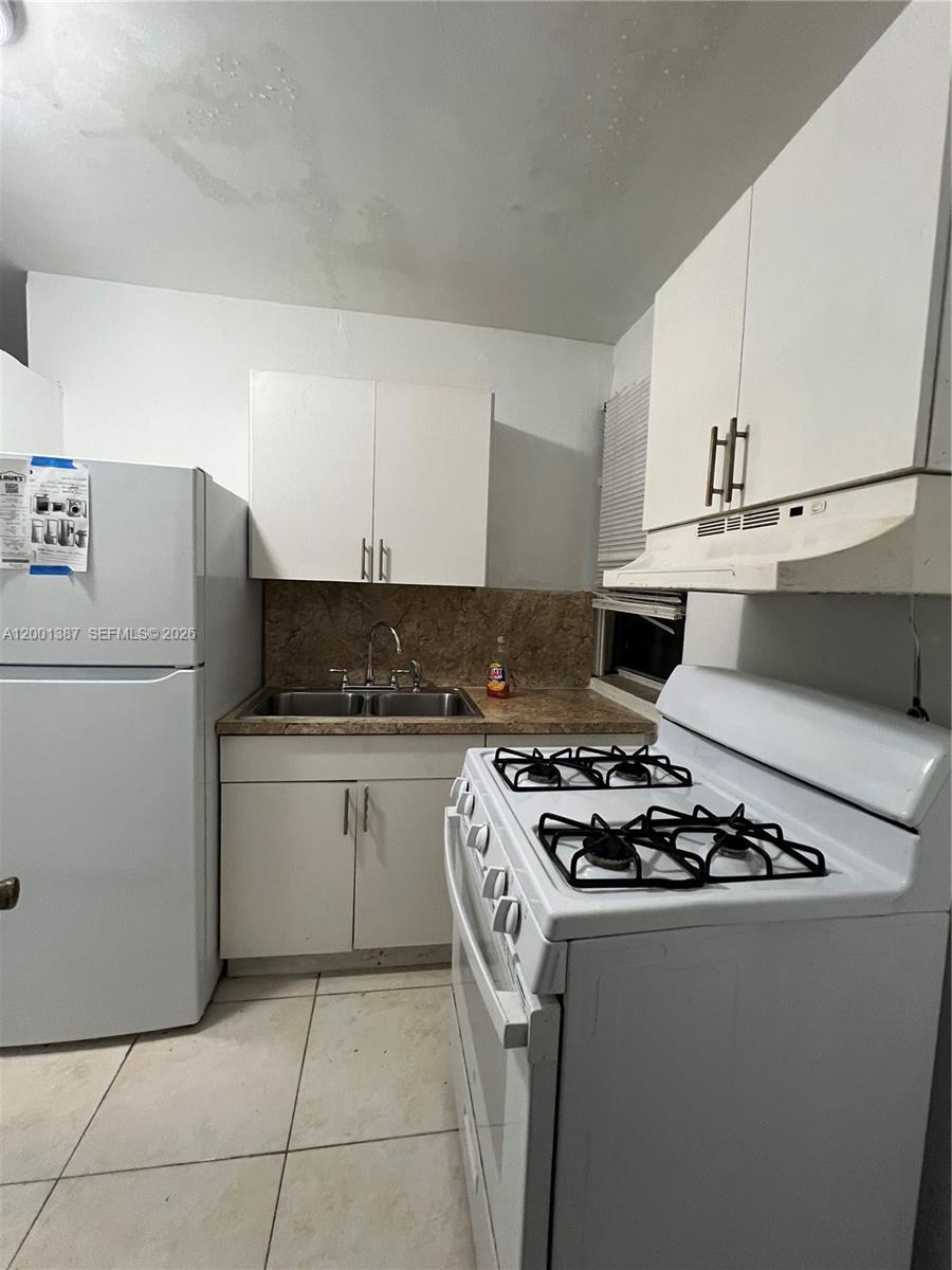 NORTHERN BLVD TRACK - Residential Lease