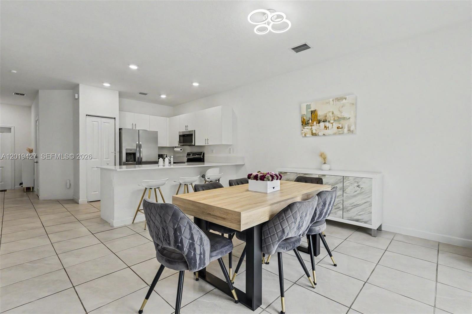 VISTA LAGO - Residential