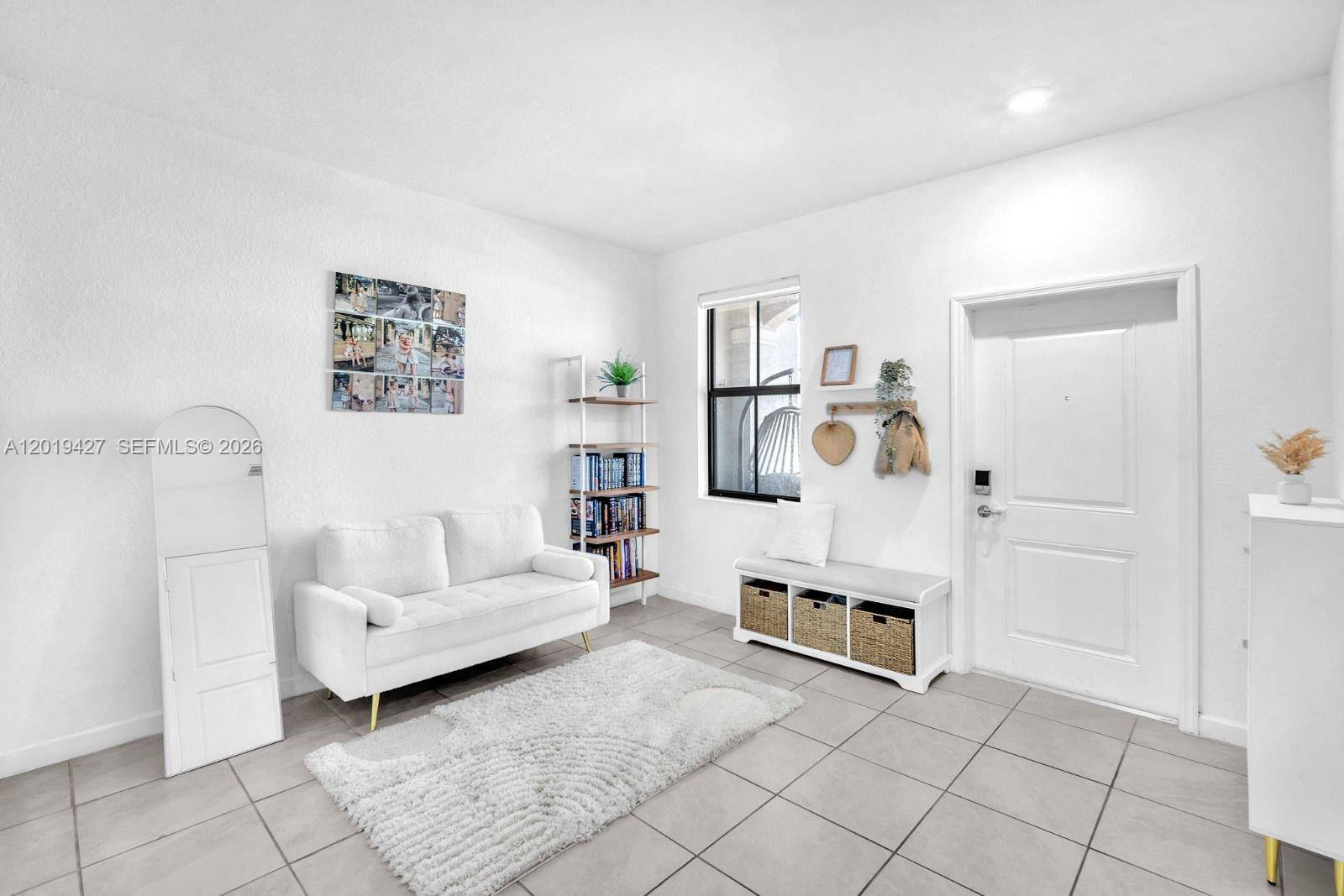 VISTA LAGO - Residential