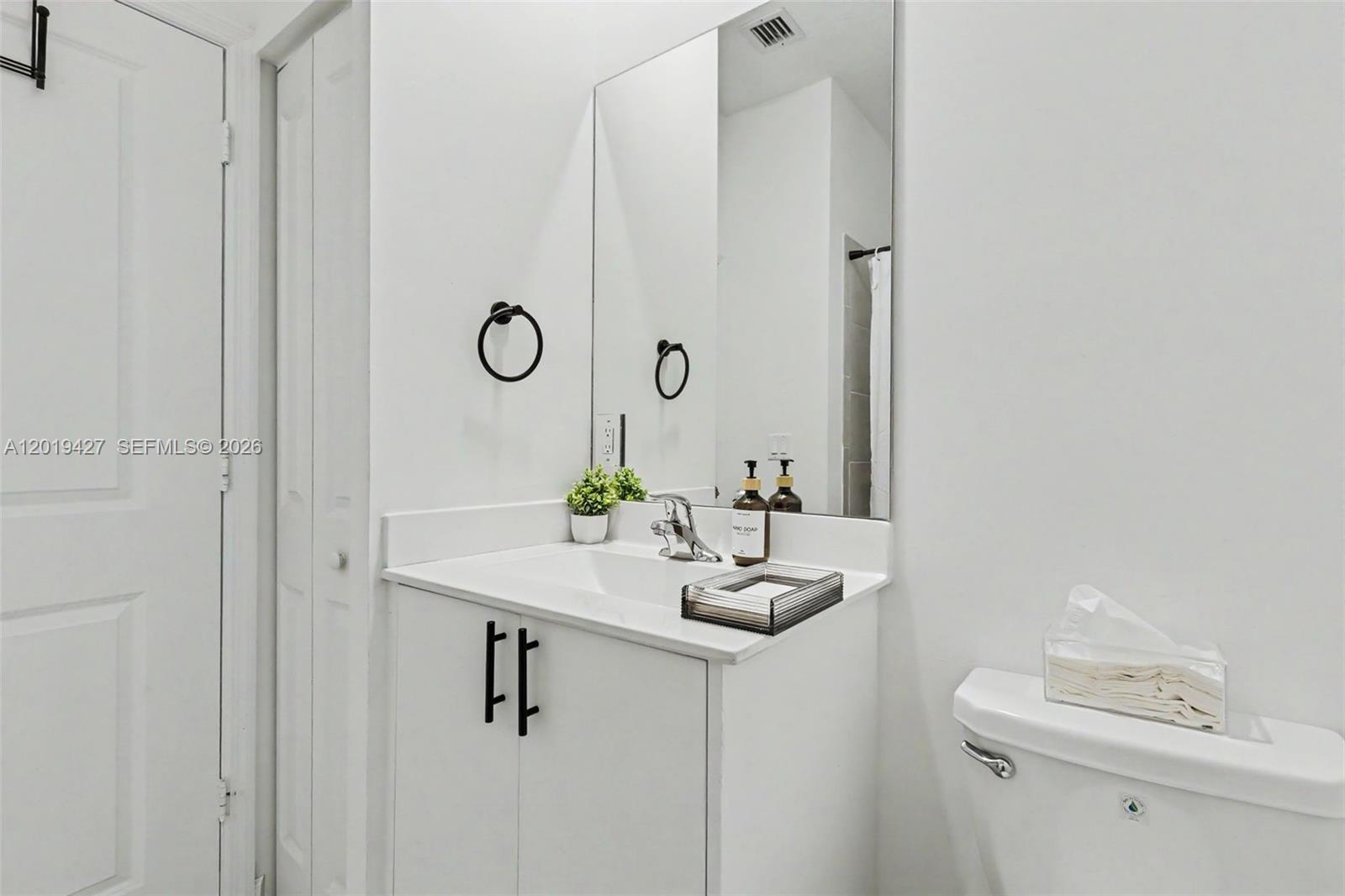 VISTA LAGO - Residential