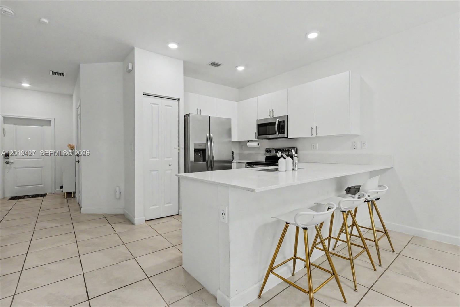 VISTA LAGO - Residential