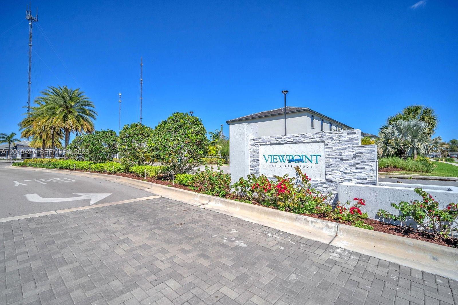 VISTA LAGO - Residential