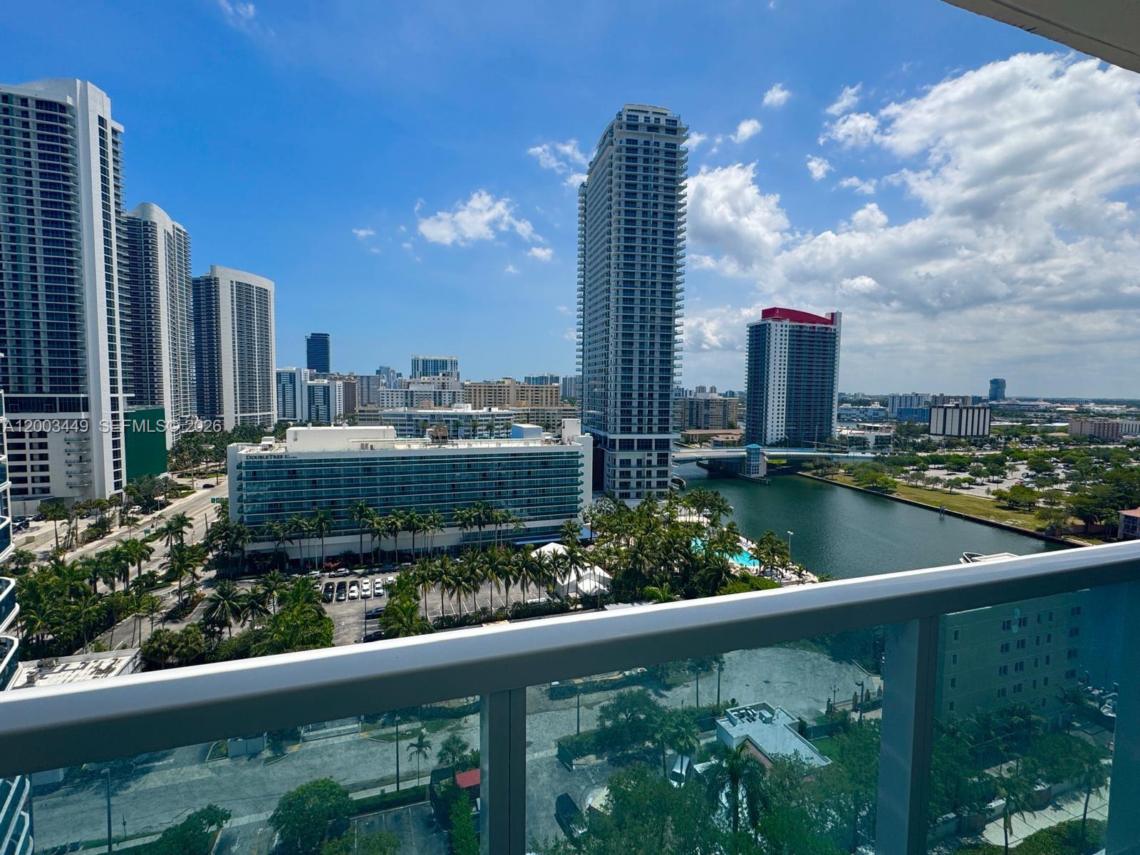 HALLMARK OF HOLLYWOOD CON - Residential