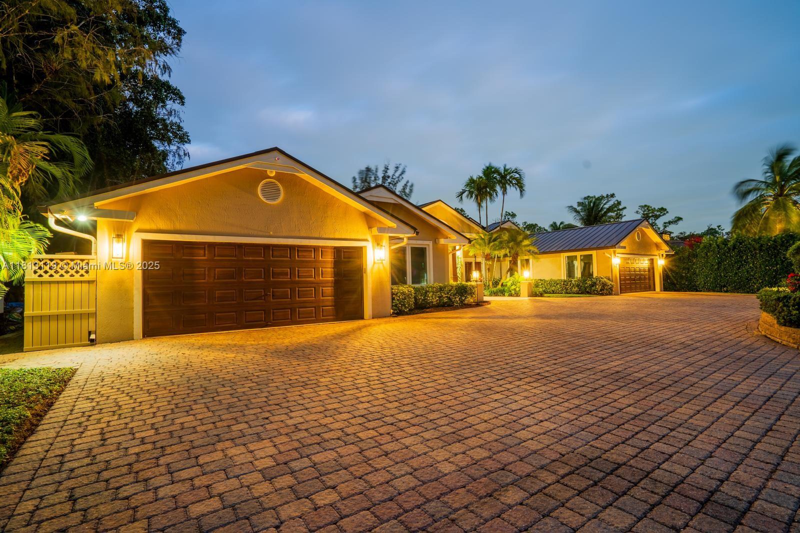 5954 NW 74th Ter