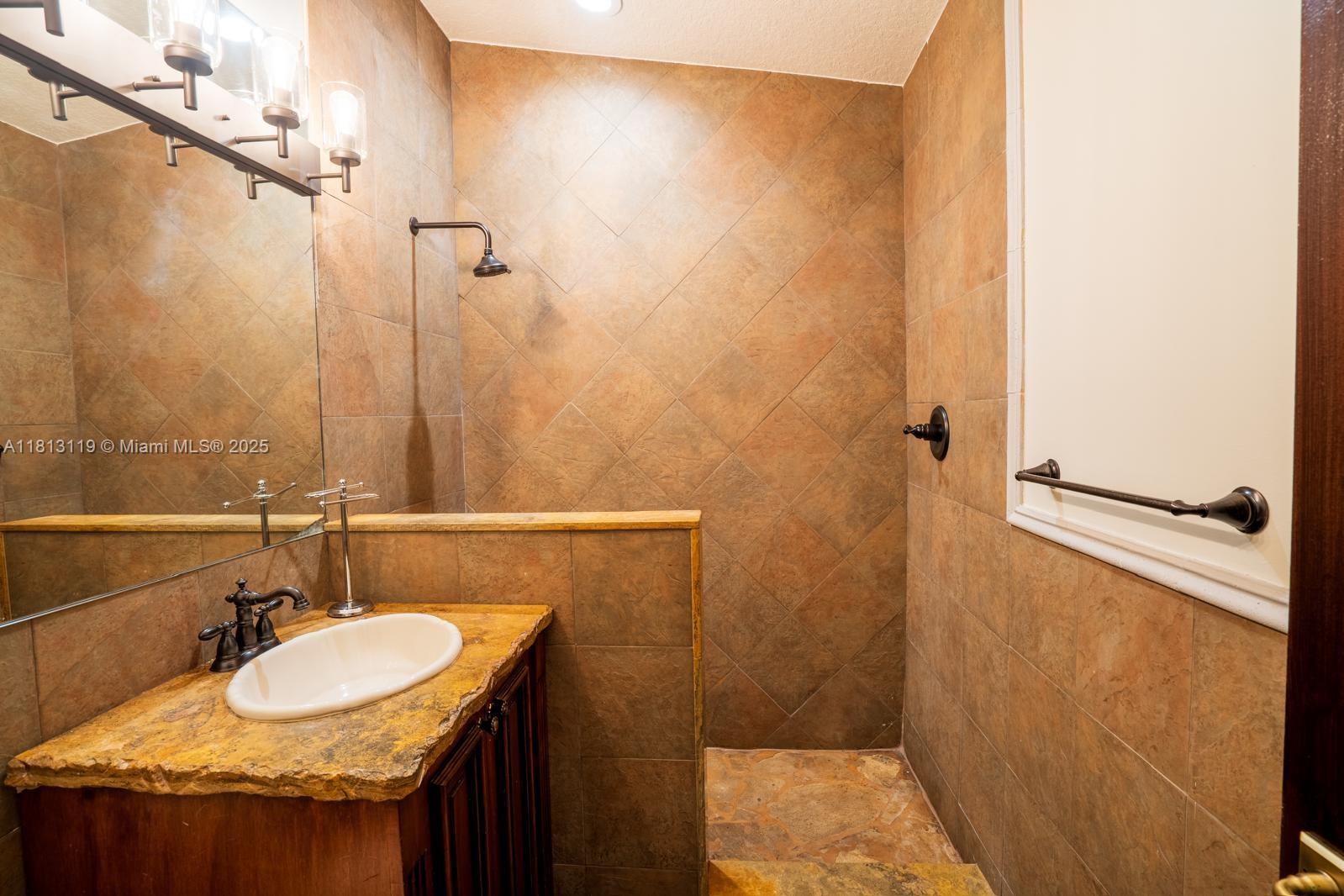 PINE TREE ESTATES - Residential