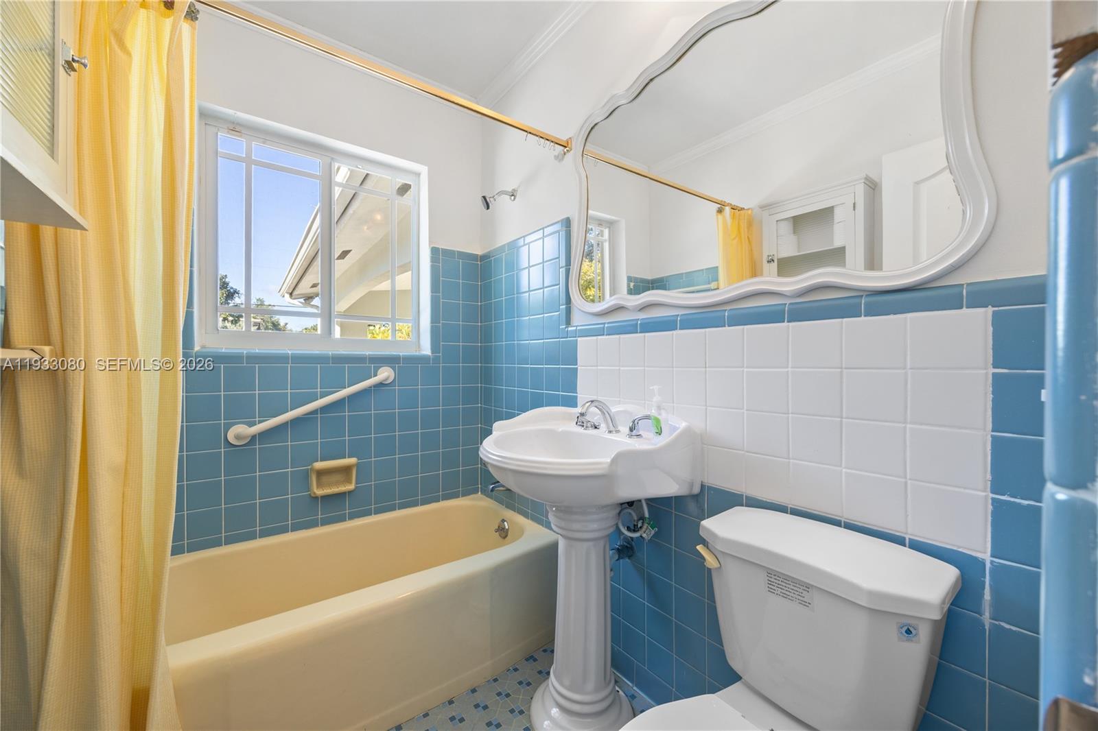 CAROLE HELMS MANOR - Residential