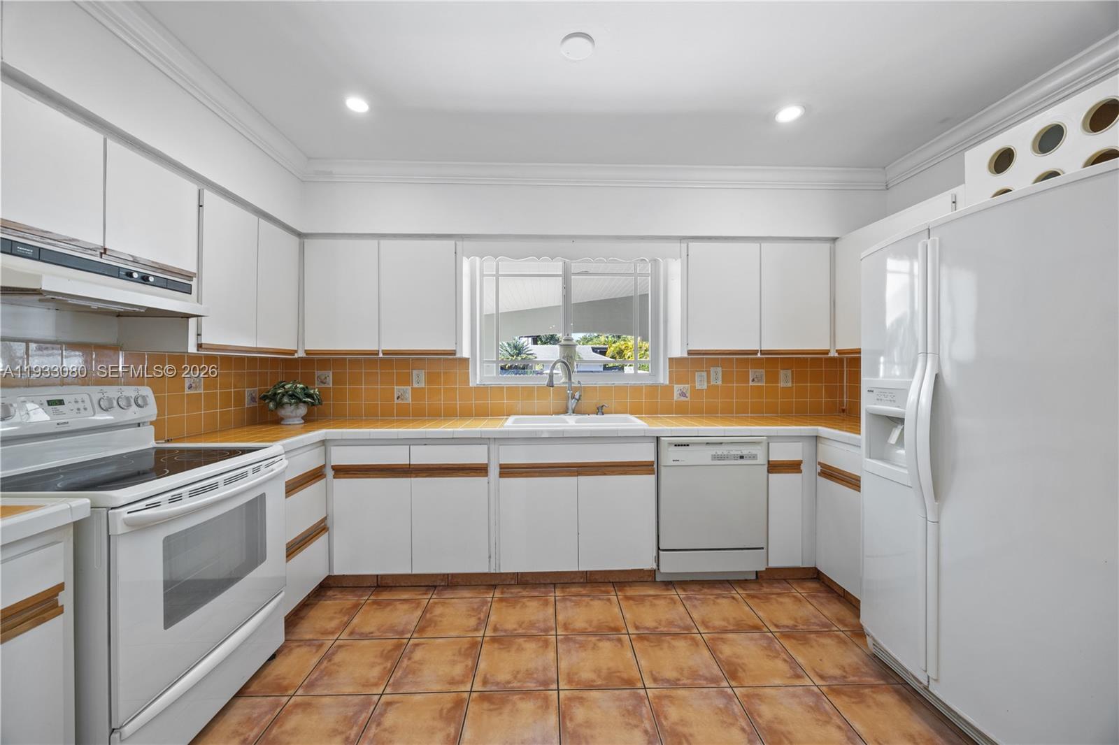 CAROLE HELMS MANOR - Residential