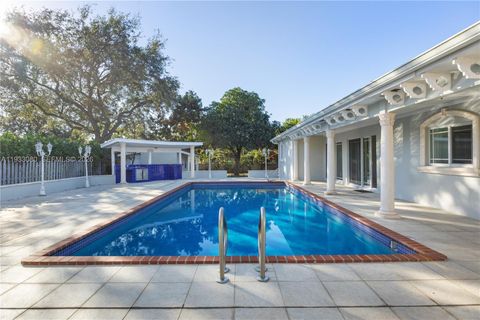 5685 SW 72nd Ave Miami FL 33143