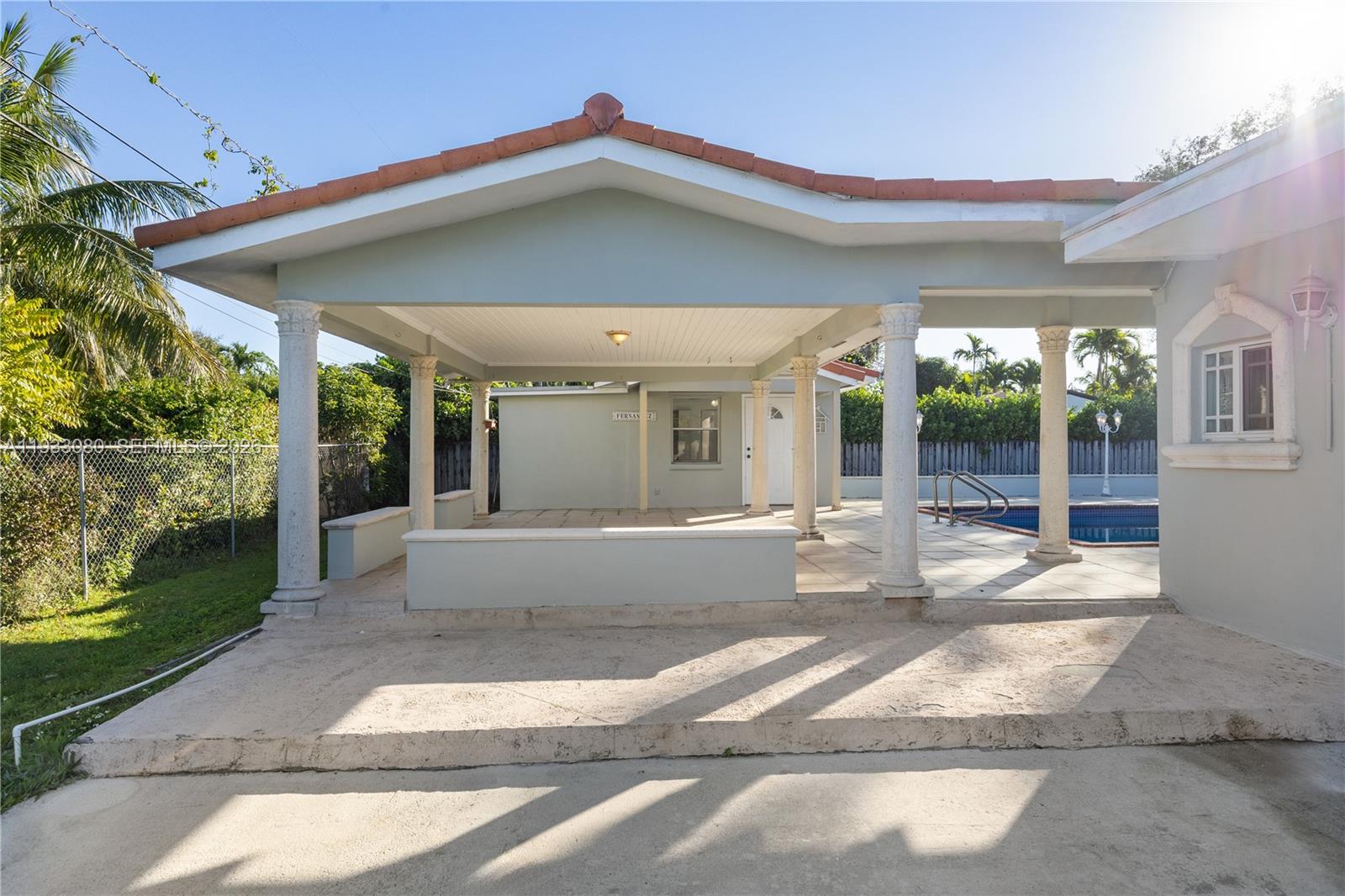 CAROLE HELMS MANOR - Residential