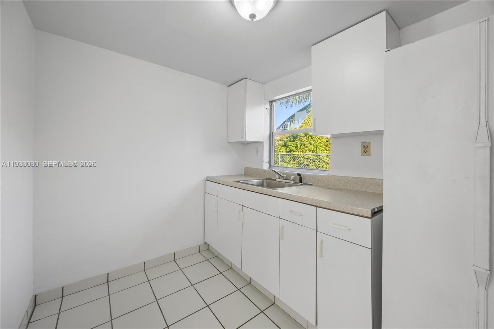 CAROLE HELMS MANOR - Residential