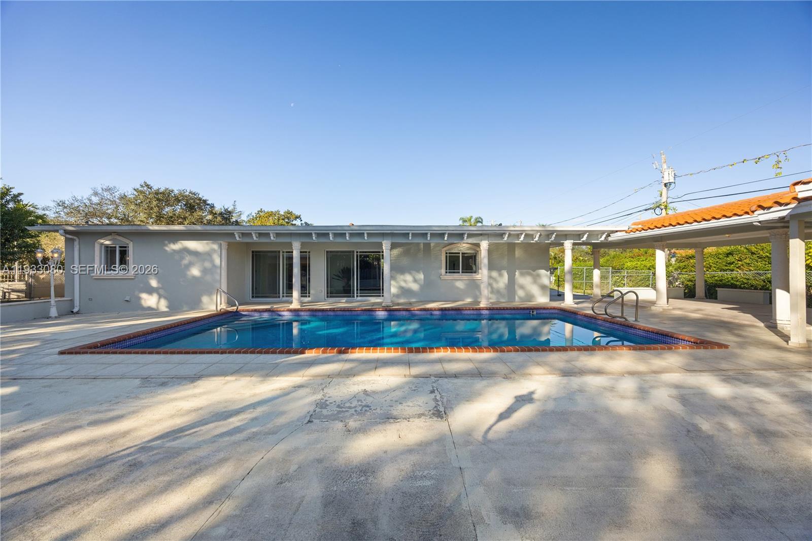 CAROLE HELMS MANOR - Residential