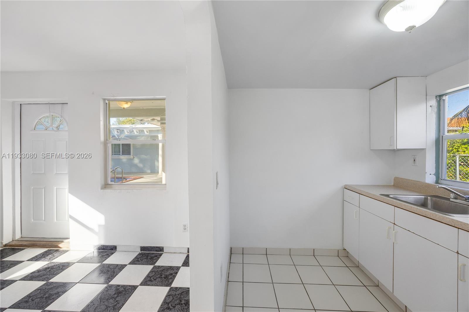 CAROLE HELMS MANOR - Residential