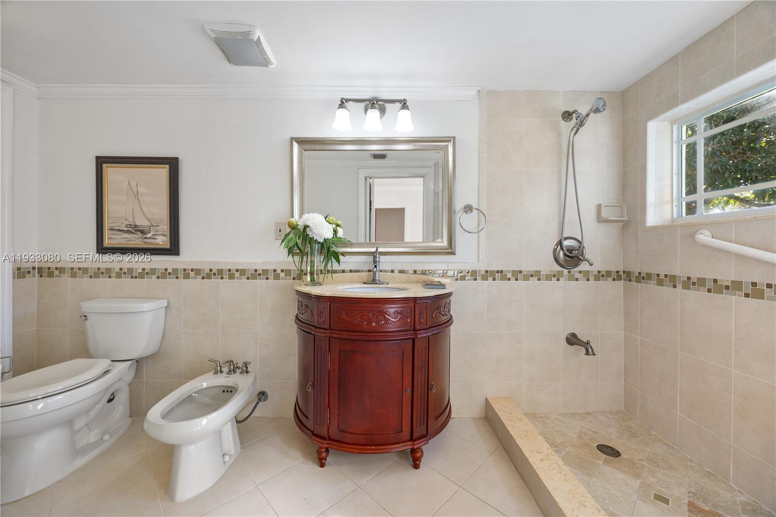 CAROLE HELMS MANOR - Residential