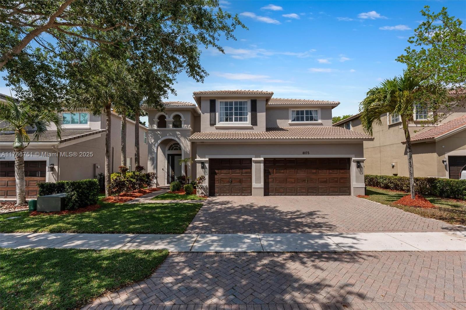 4075 Cascade Ter, Weston, Broward County, Florida - 5 Bedrooms  
4 Bathrooms - 