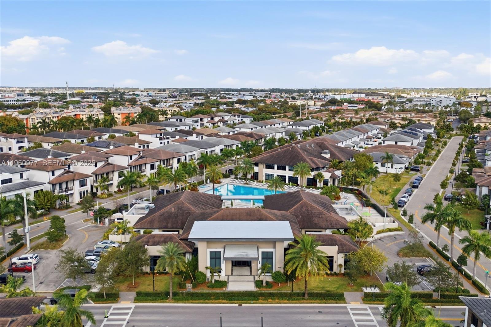 DOWNTOWN DORAL SOUTH PHAS - Residential