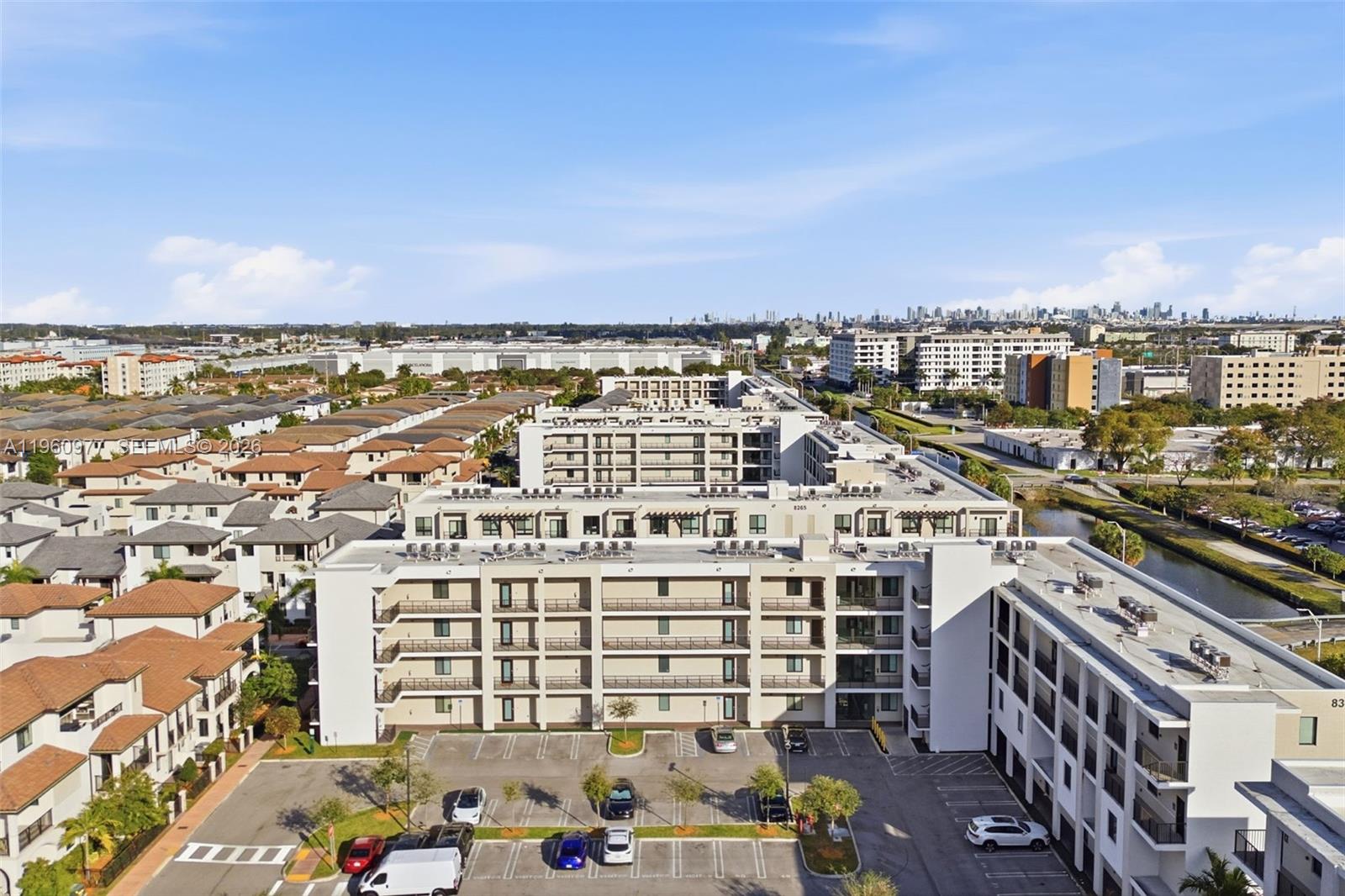 DOWNTOWN DORAL SOUTH PHAS - Residential