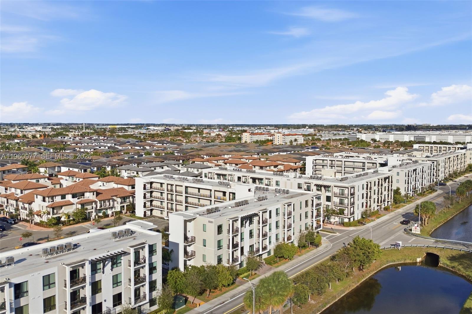 DOWNTOWN DORAL SOUTH PHAS - Residential