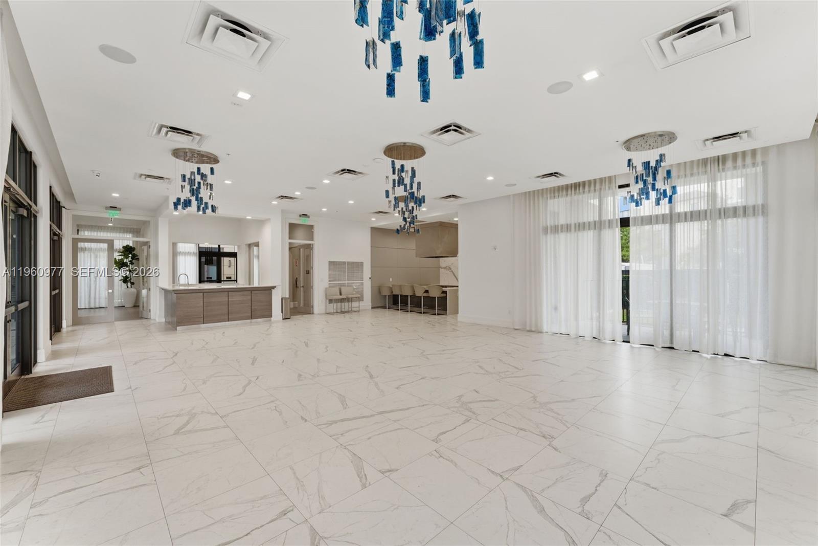 DOWNTOWN DORAL SOUTH PHAS - Residential