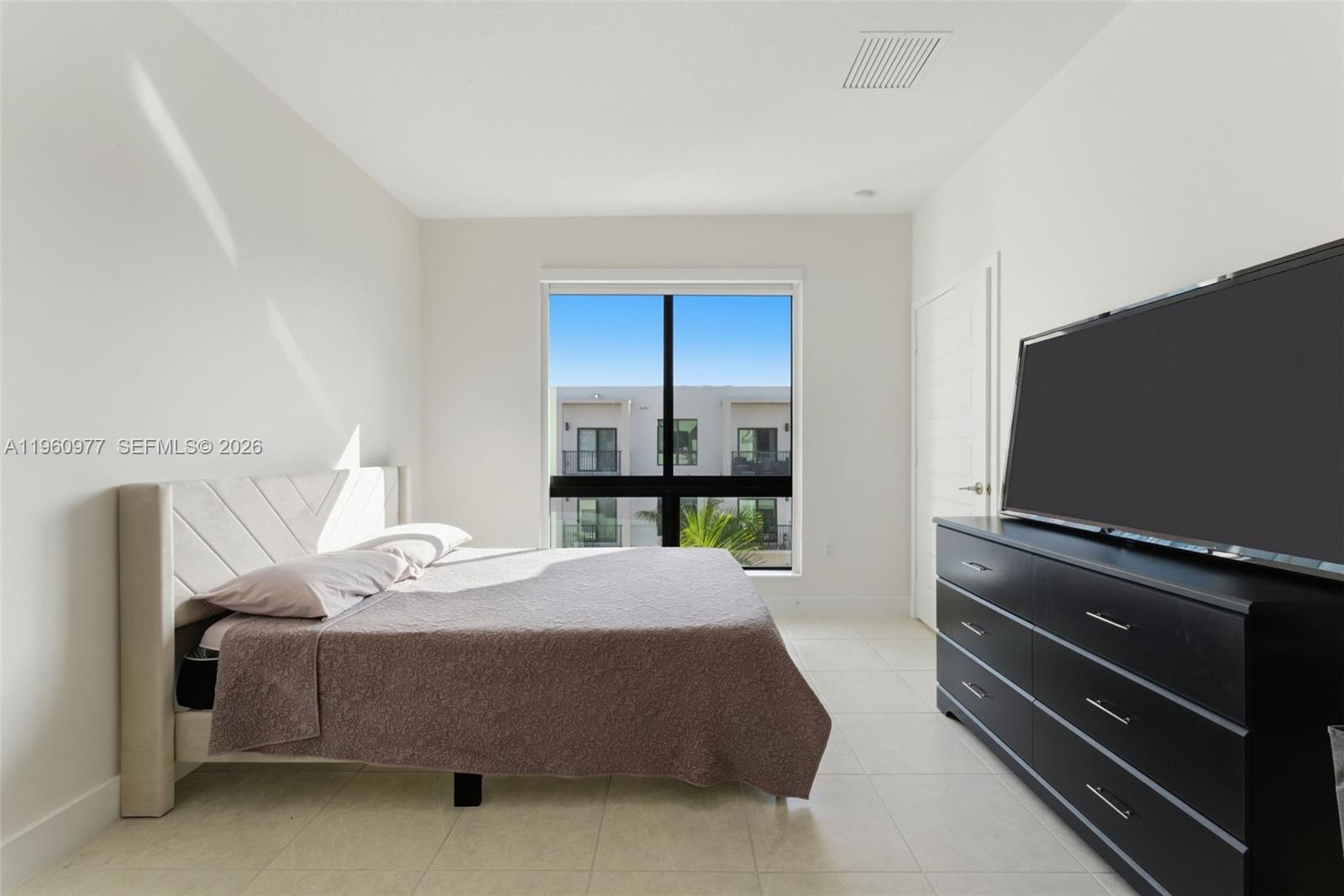 DOWNTOWN DORAL SOUTH PHAS - Residential