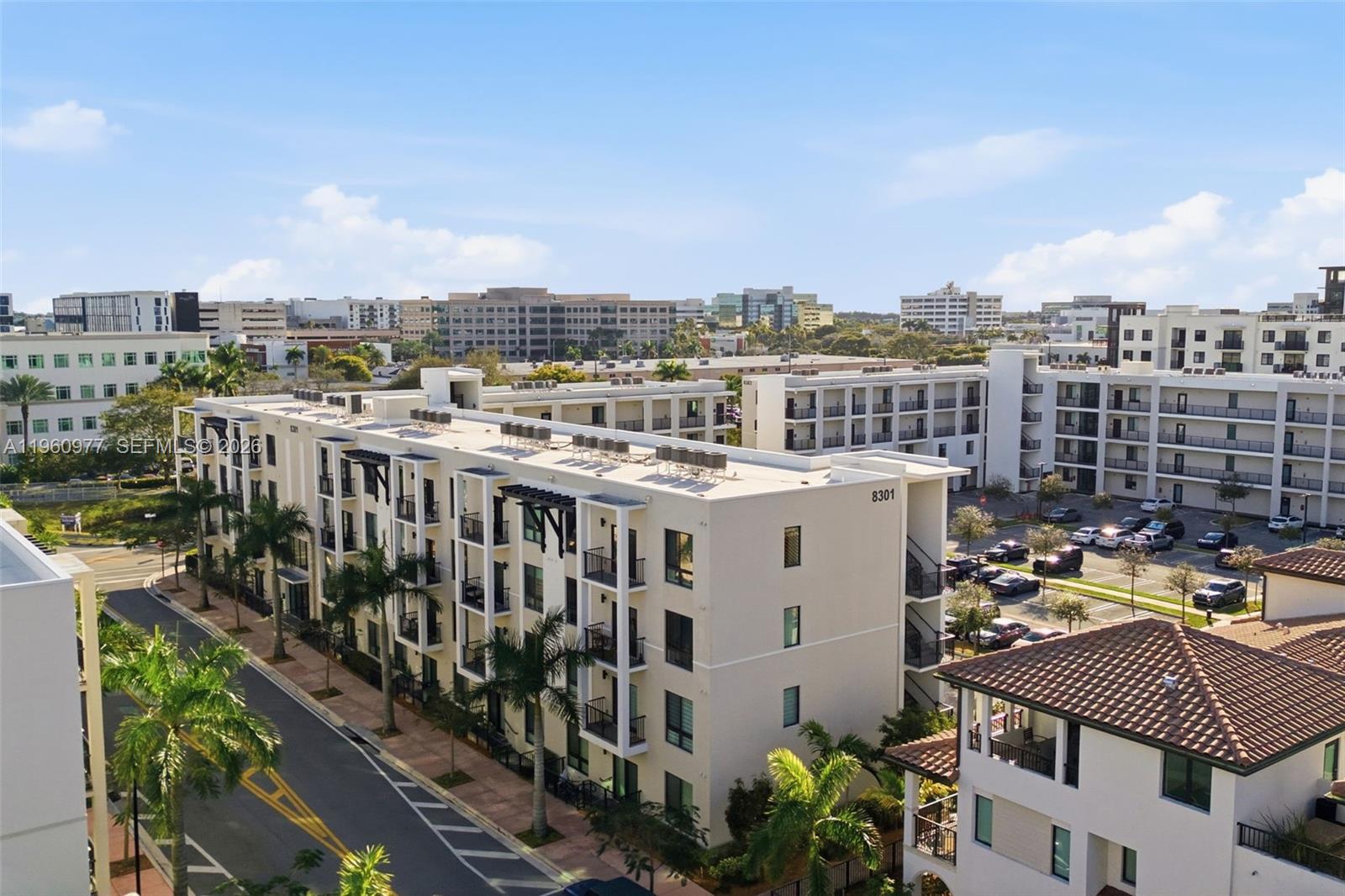 DOWNTOWN DORAL SOUTH PHAS - Residential