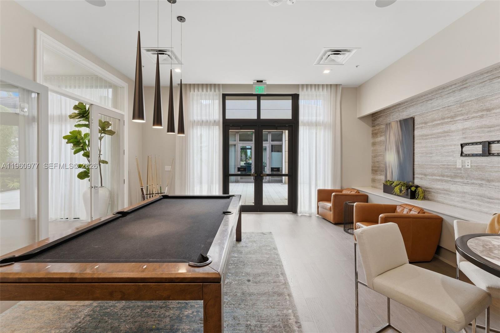 DOWNTOWN DORAL SOUTH PHAS - Residential