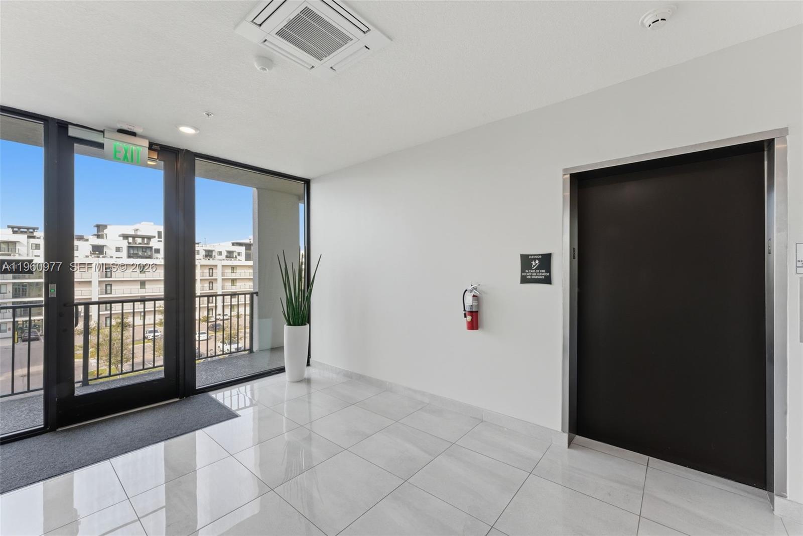 DOWNTOWN DORAL SOUTH PHAS - Residential