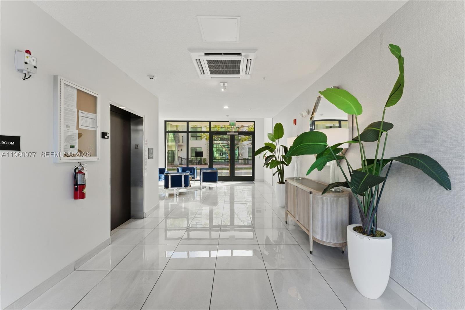 DOWNTOWN DORAL SOUTH PHAS - Residential