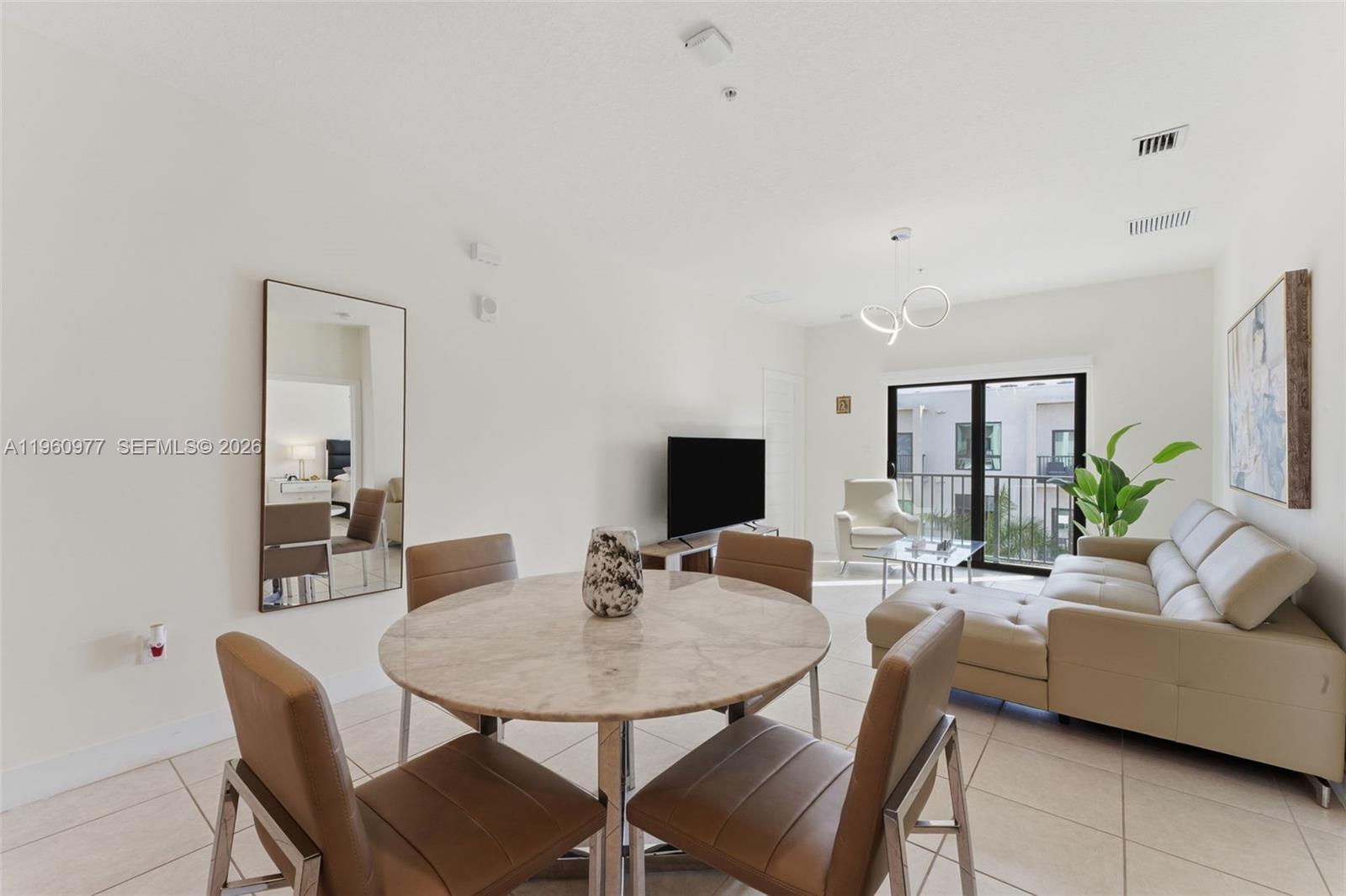 DOWNTOWN DORAL SOUTH PHAS - Residential