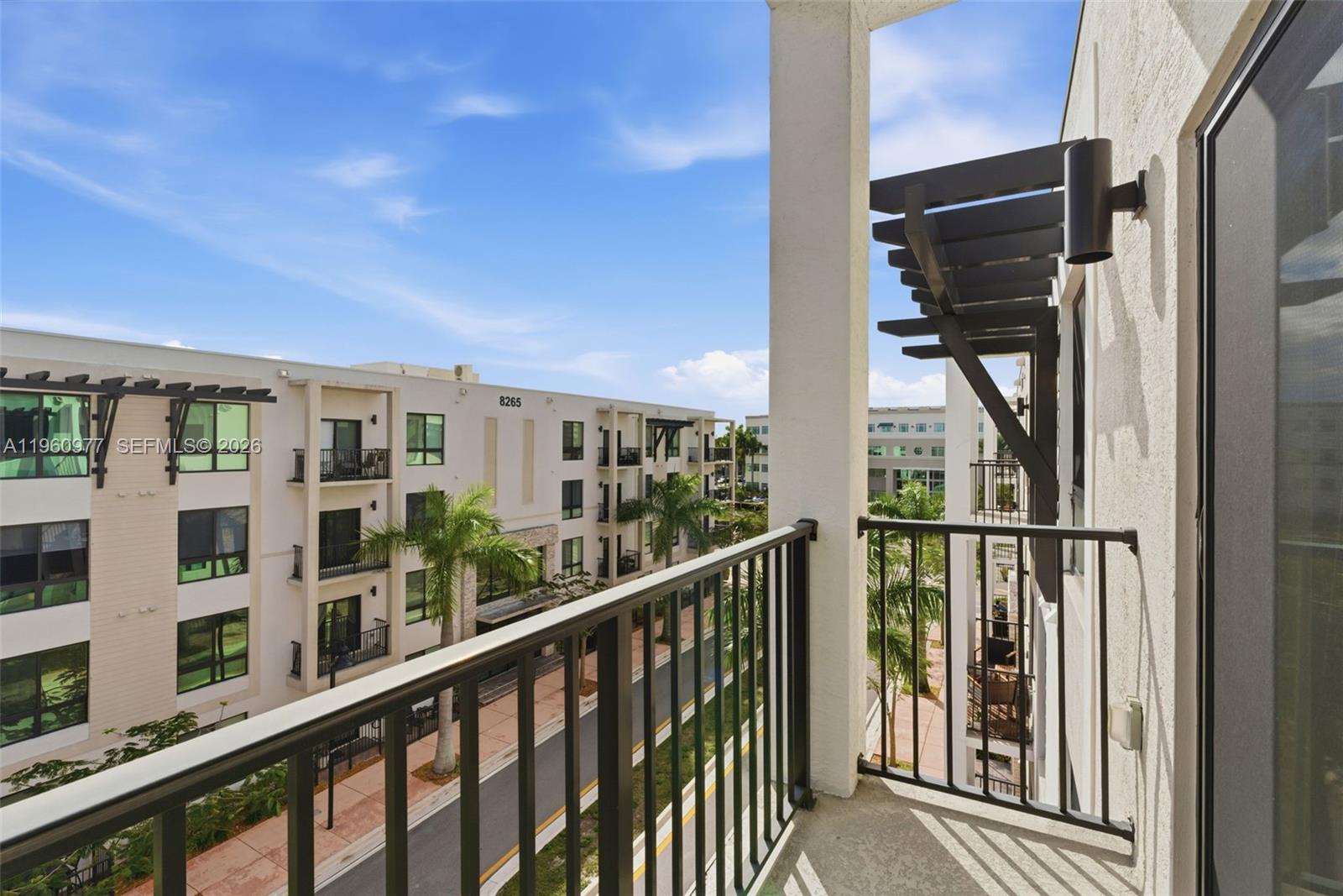 DOWNTOWN DORAL SOUTH PHAS - Residential