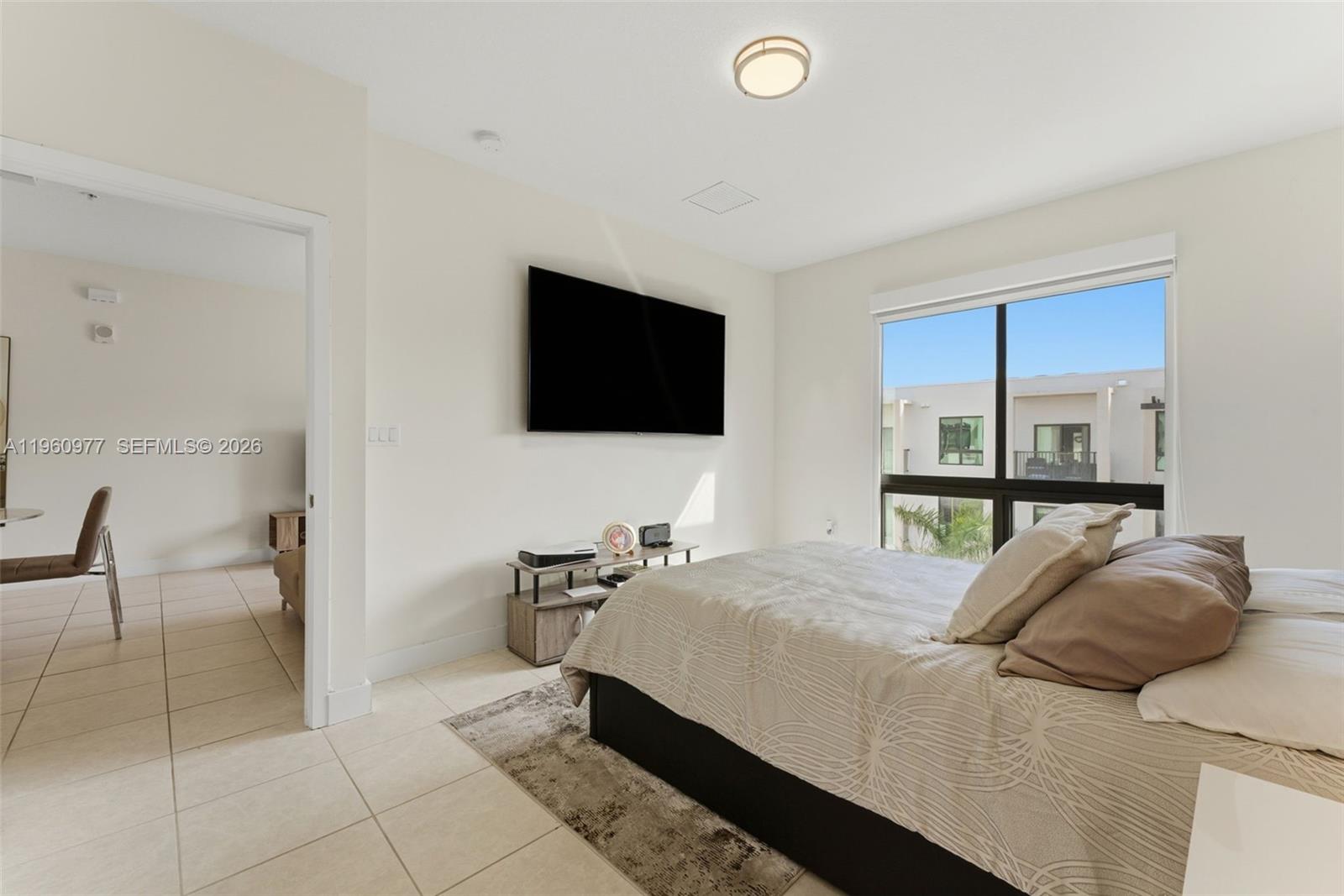 DOWNTOWN DORAL SOUTH PHAS - Residential