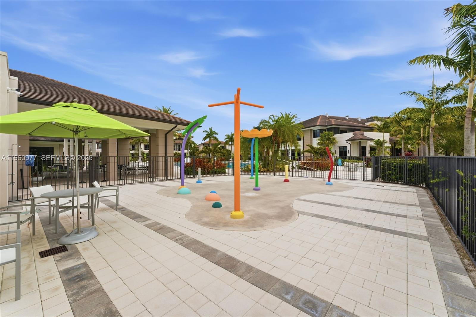 DOWNTOWN DORAL SOUTH PHAS - Residential