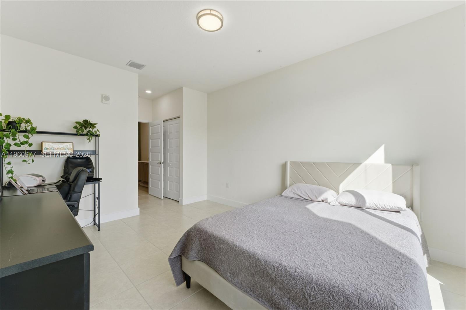 DOWNTOWN DORAL SOUTH PHAS - Residential