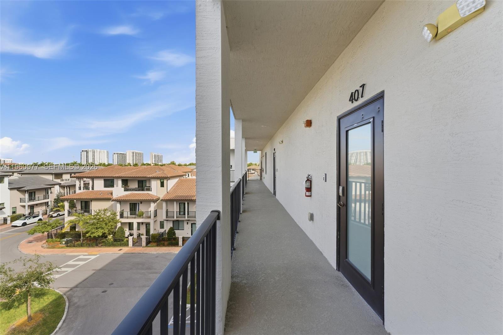 DOWNTOWN DORAL SOUTH PHAS - Residential