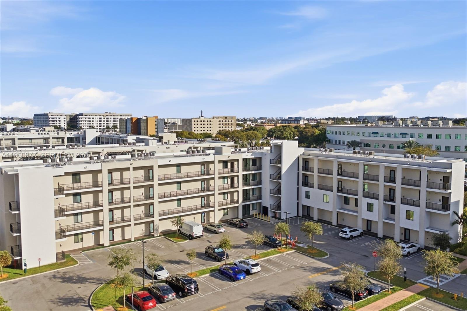 DOWNTOWN DORAL SOUTH PHAS - Residential