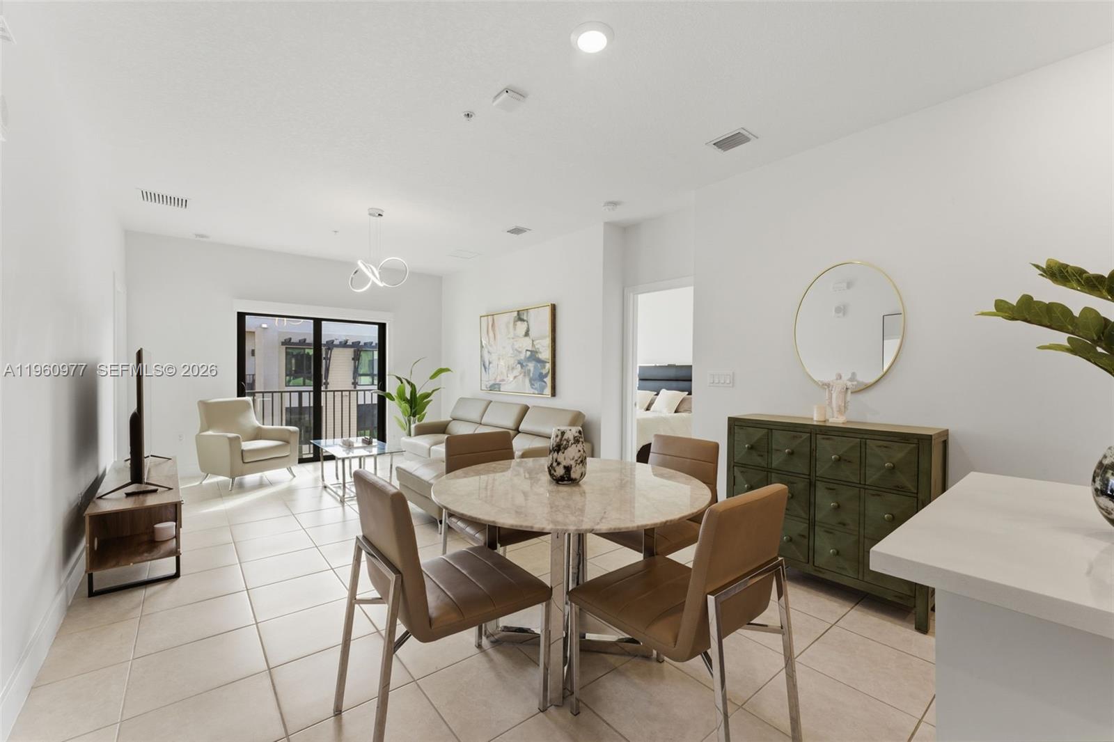 DOWNTOWN DORAL SOUTH PHAS - Residential