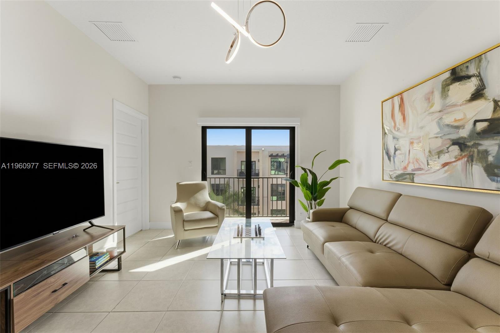 DOWNTOWN DORAL SOUTH PHAS - Residential