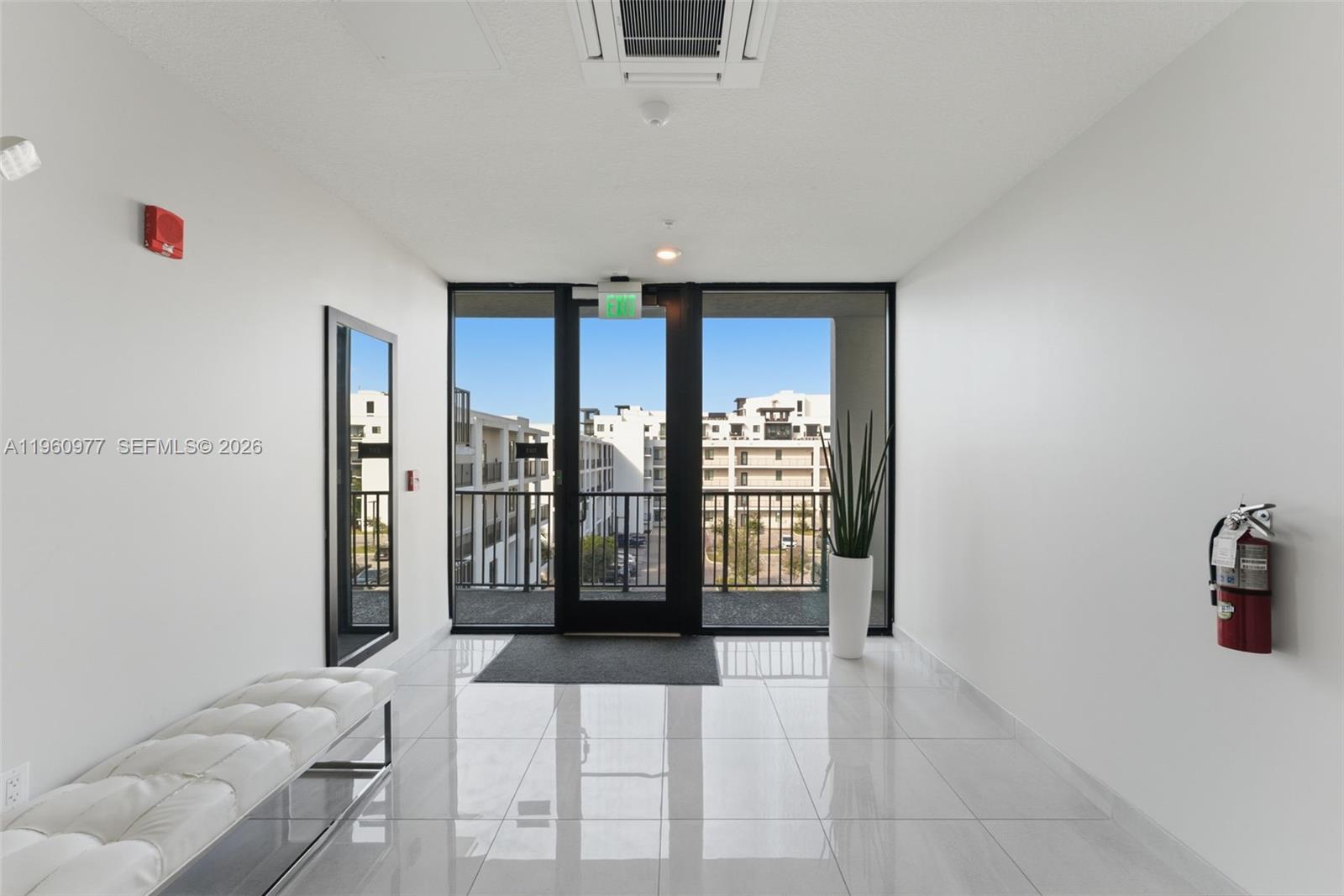 DOWNTOWN DORAL SOUTH PHAS - Residential