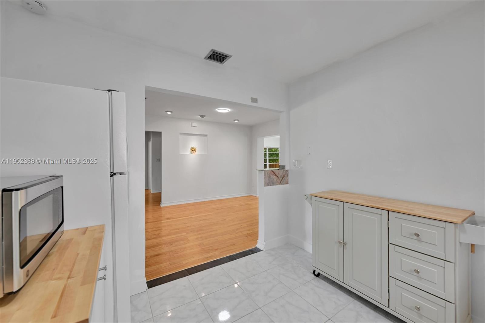 BISCAYNE SHORES UNIT NO 2 - Residential Lease