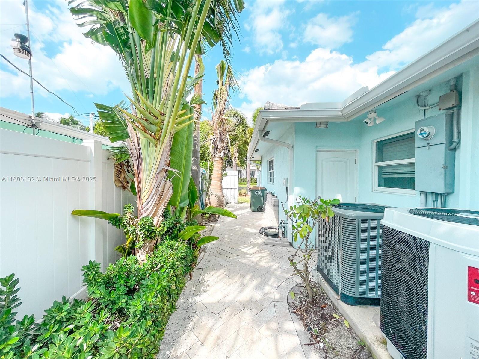 LAKE PLACID RESUB OF POR - Residential Lease