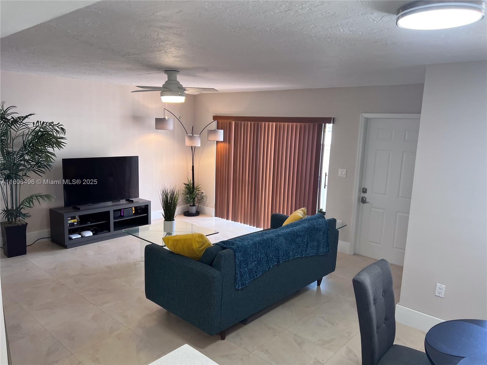 4530 SW 68th Ct Cir 31-6
